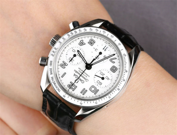 欧米茄手表脏了处理方法是什么(图) 欧米茄手表脏了处理方法是什么(图)